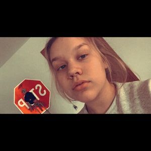 Meet your Posher, Abbey